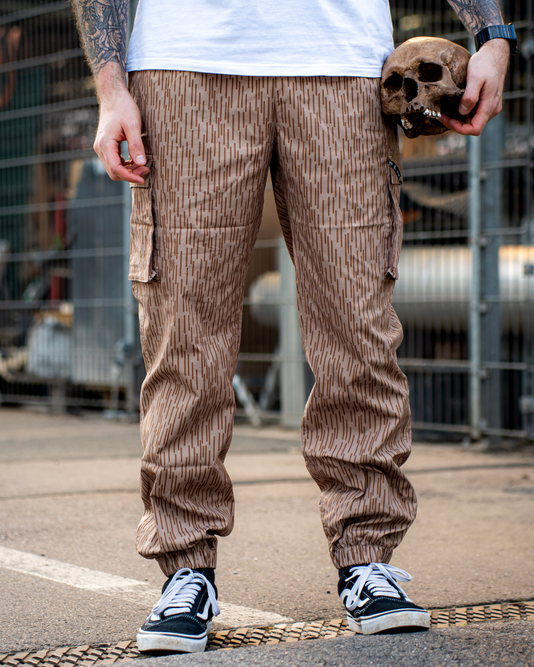 Combat Joggers - EinStrichkeinStrich / Raindrop