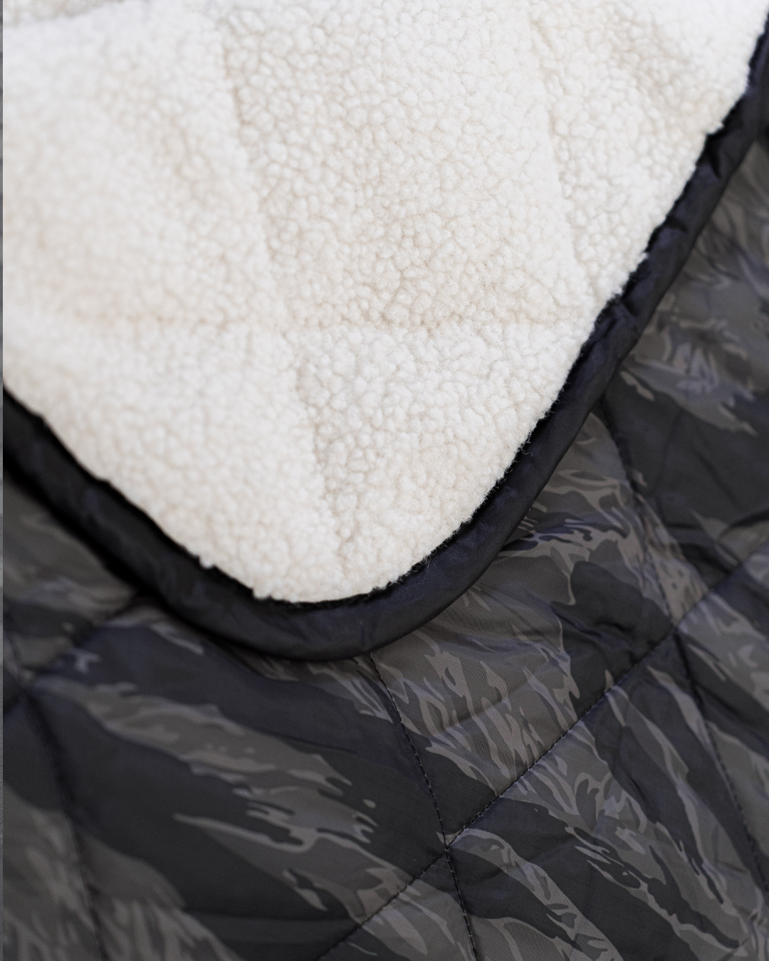 The Coven Cover - Tigerstripe black - Sherpa