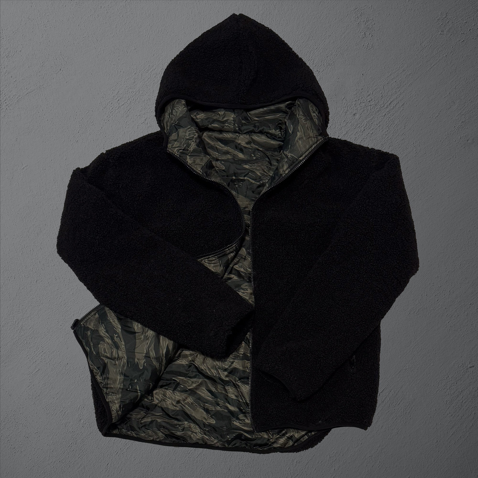 The Sherpie - Woobie / Sherpa Hybrid Jacket - tigerstripe black / black