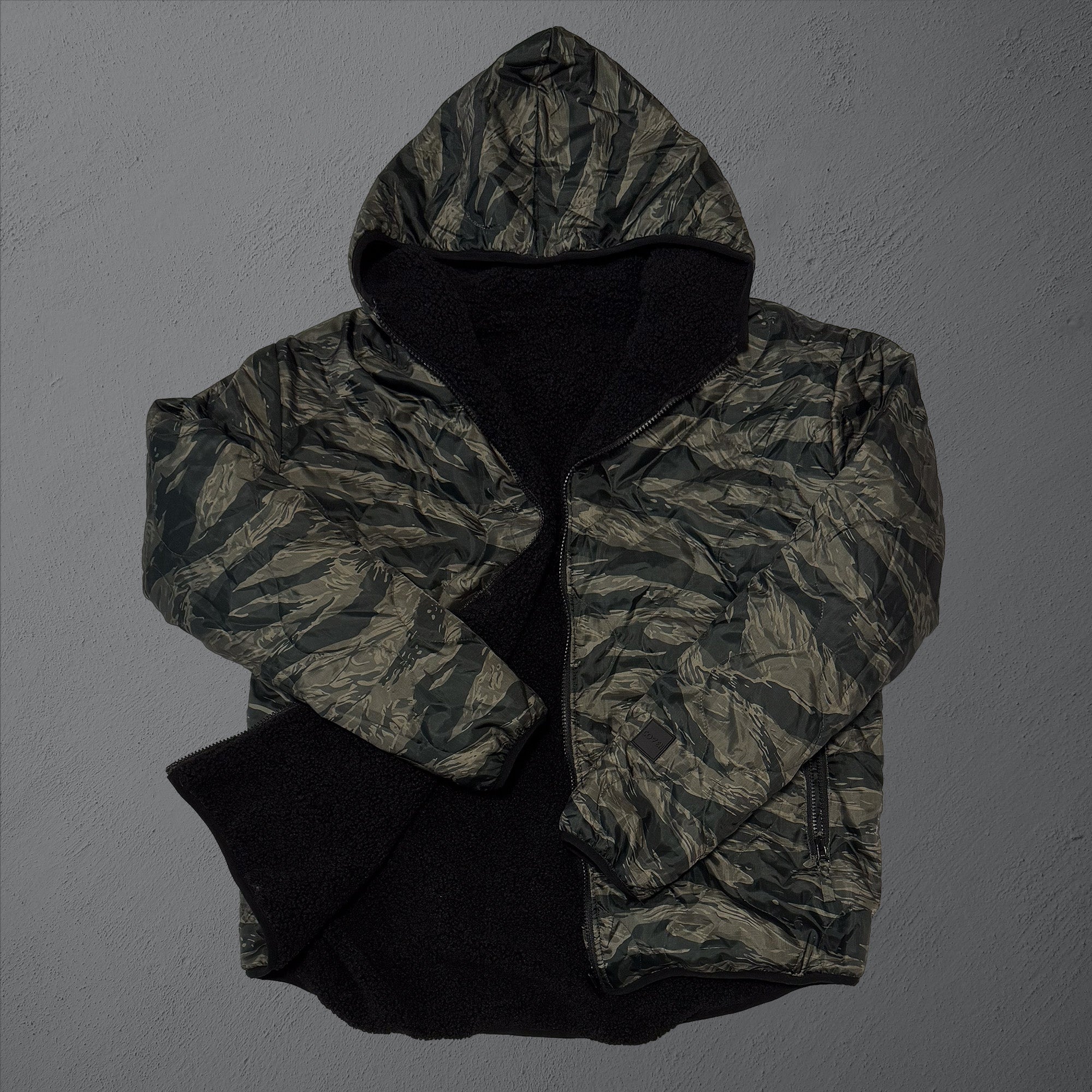The Sherpie - Woobie / Sherpa Hybrid Jacket - tigerstripe black / black