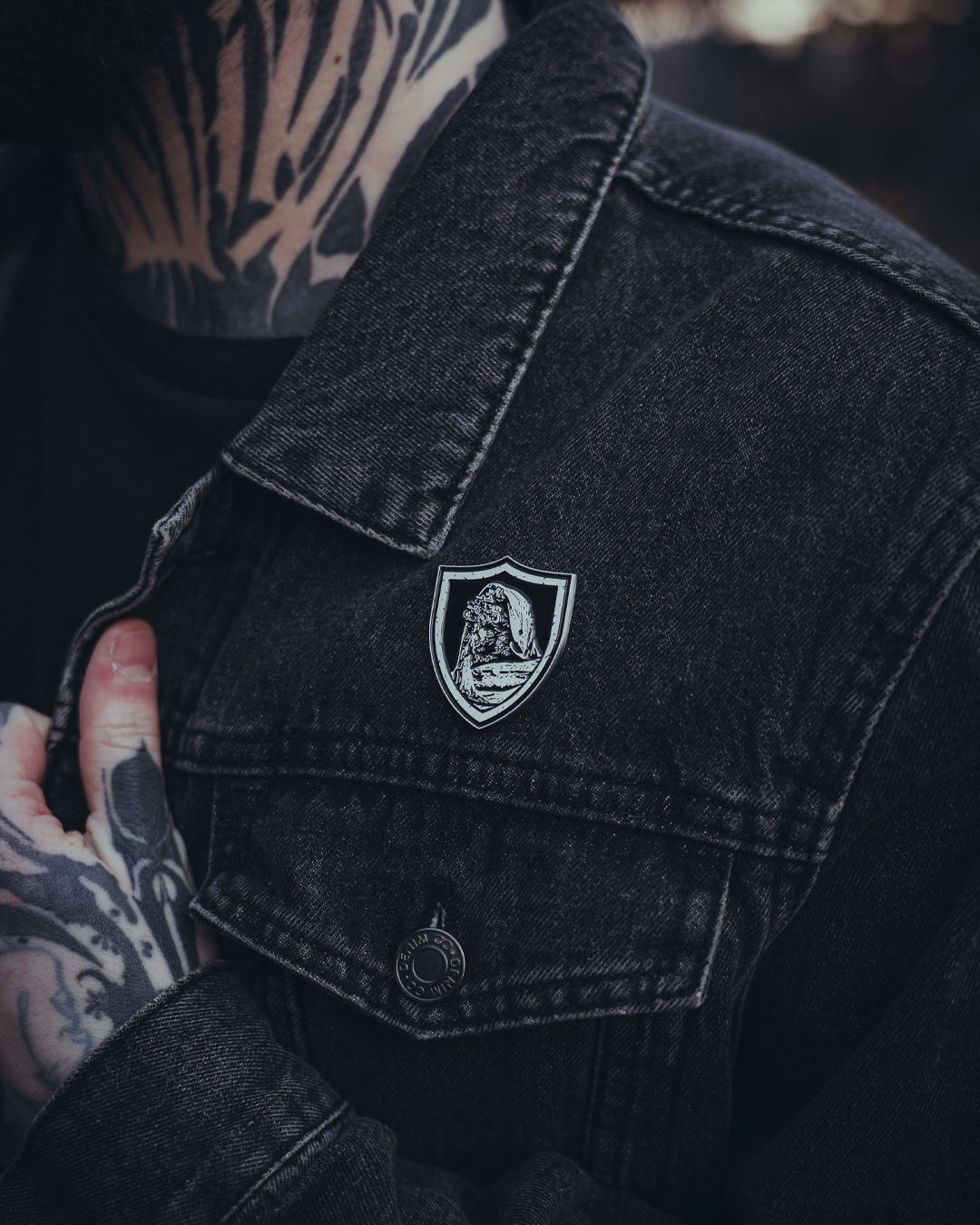 Voidwalker - Obsidian Mark - Lapel Pin