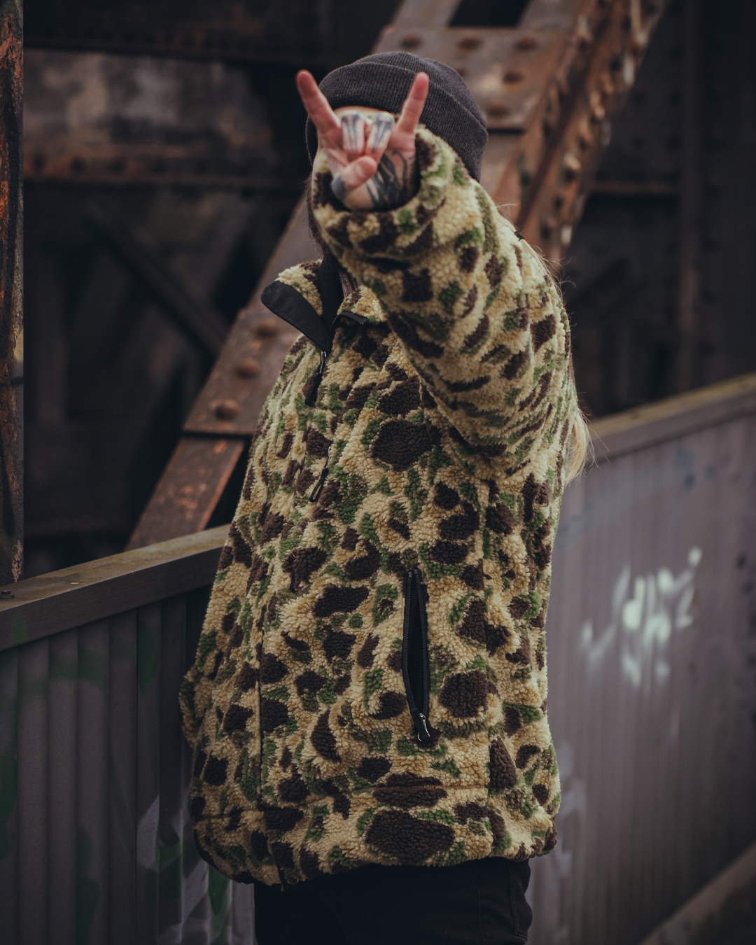 The Snugg - Sherpa Jacket - Frogskin