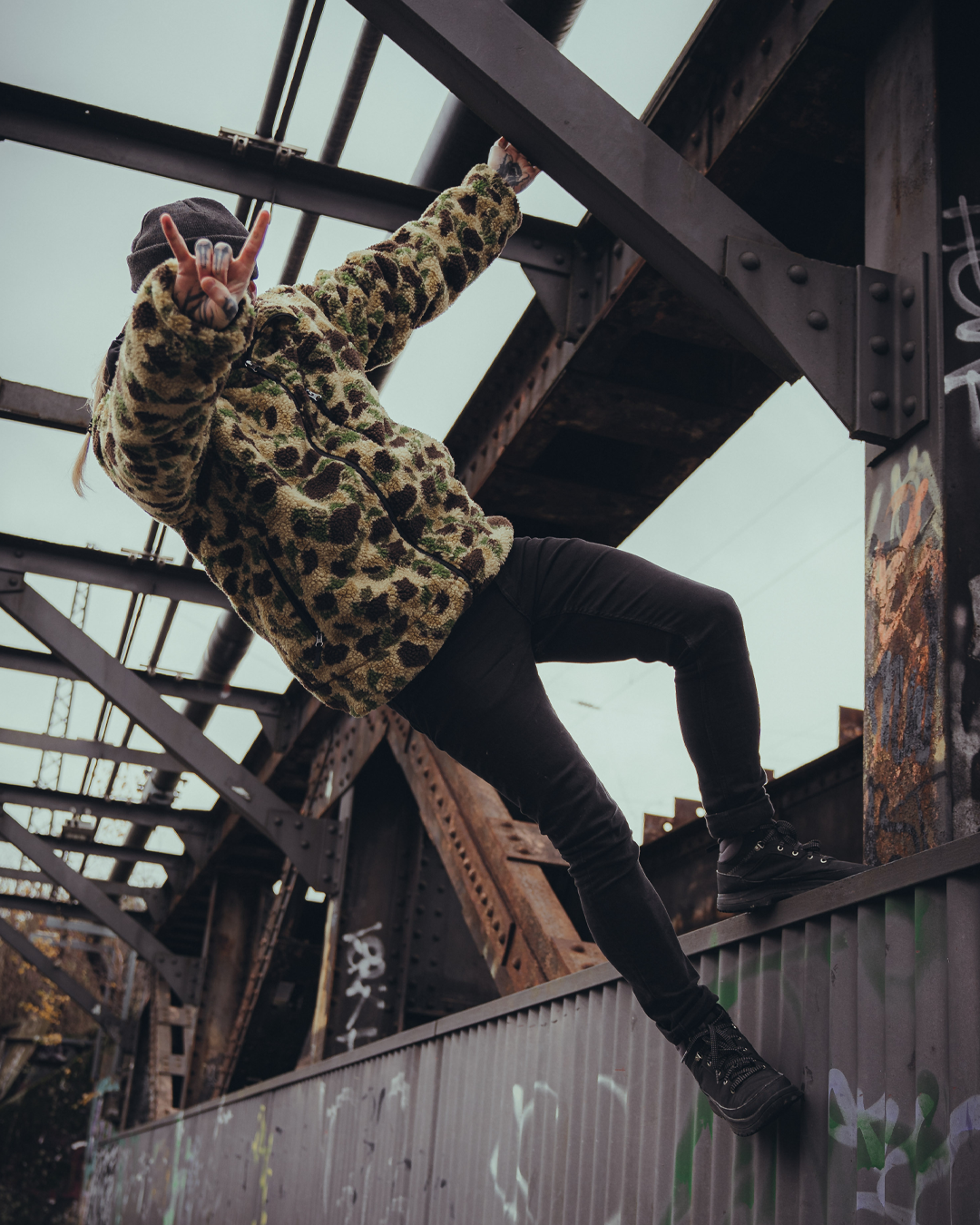 The Snugg - Sherpa Jacket - Frogskin