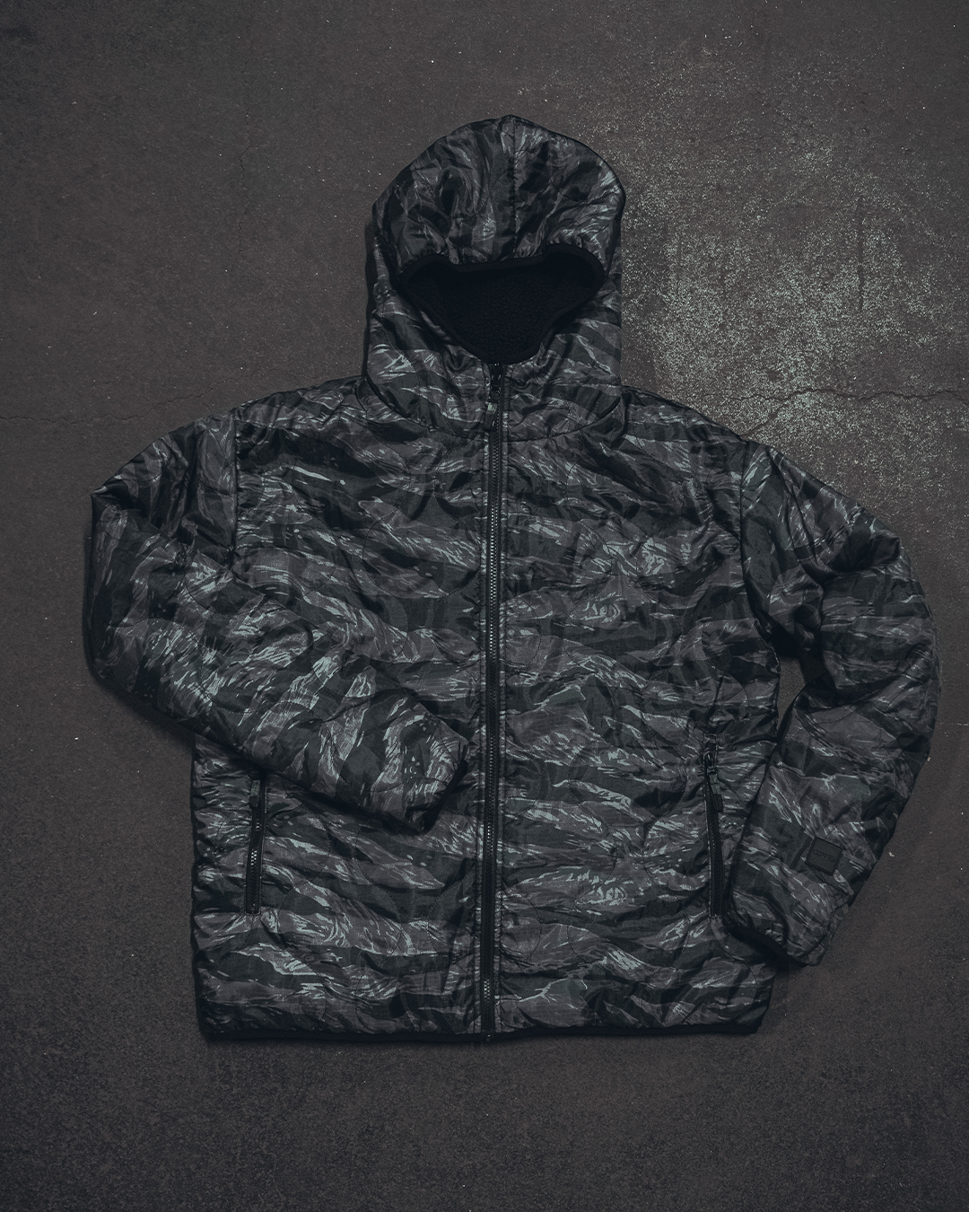 The Sherpie - Woobie / Sherpa Hybrid Jacket - tigerstripe black / black