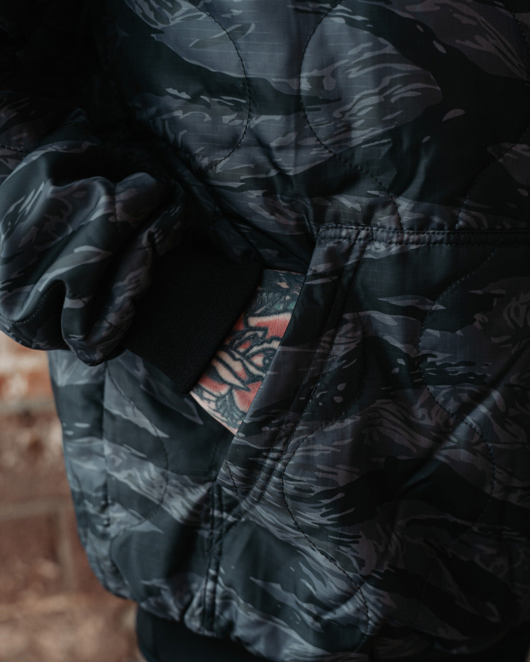 Woobie Hoodie V2.0 - Tigerstripe black / Aeon