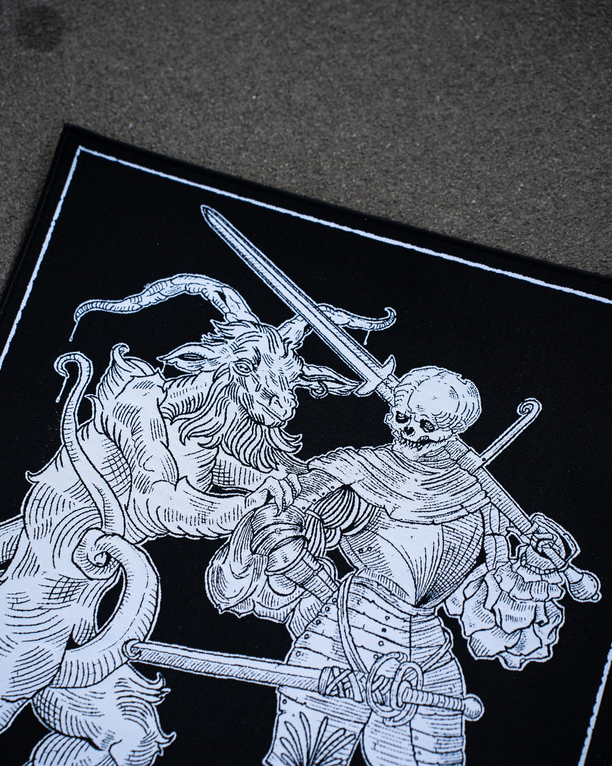 Teufel voran Backpatch, Kante und Naht