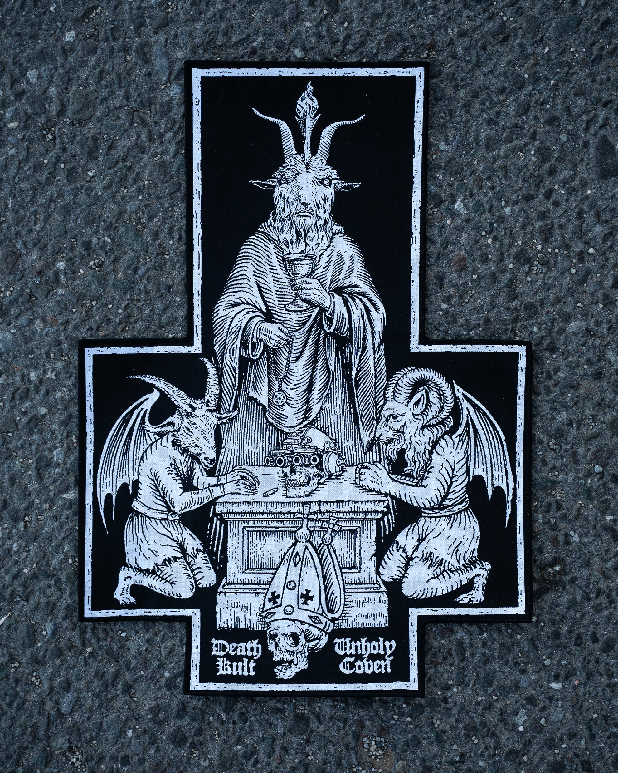 COVEN Backpatch Unter dem Horn