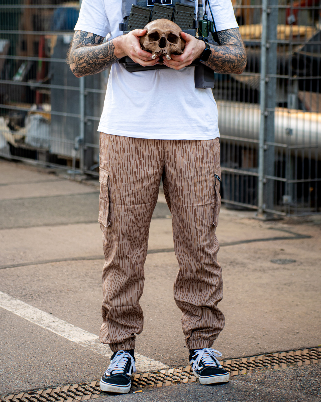 Combat Joggers - EinStrichkeinStrich / Raindrop