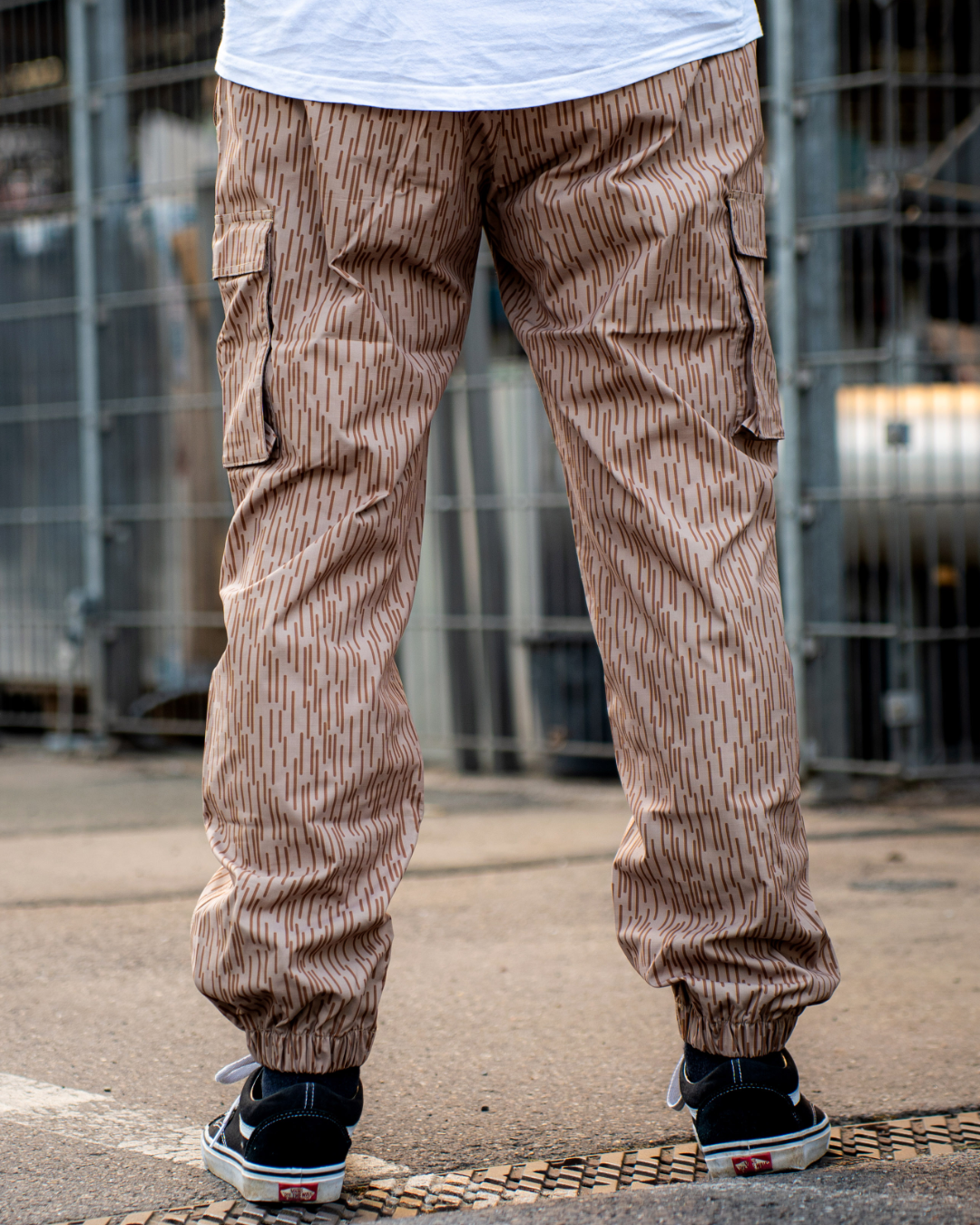 Combat Joggers - EinStrichkeinStrich / Raindrop