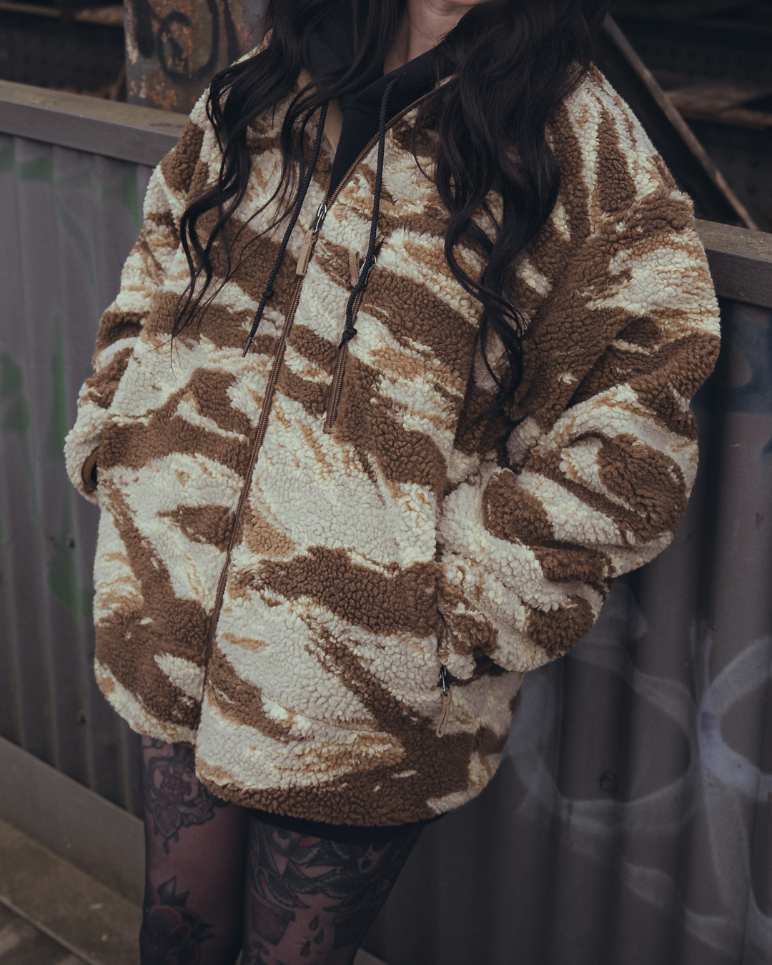 The Snugg - Sherpa Jacket - Tigerstripe desert