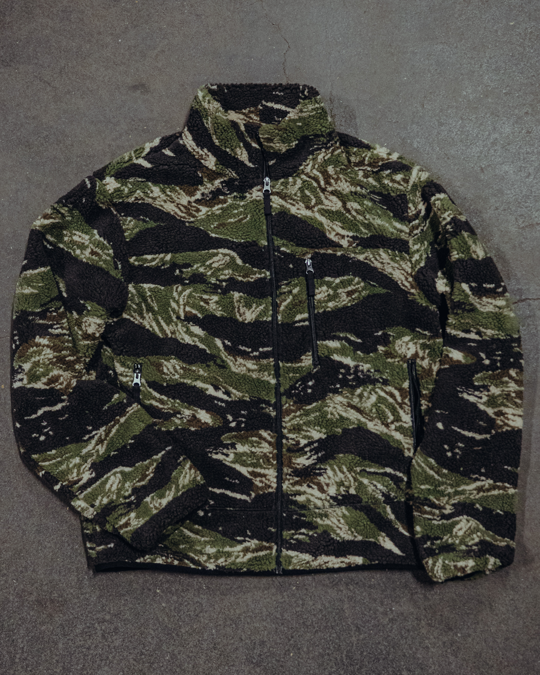 The Snugg - Sherpa Jacket - Tigerstripe classic V2.0