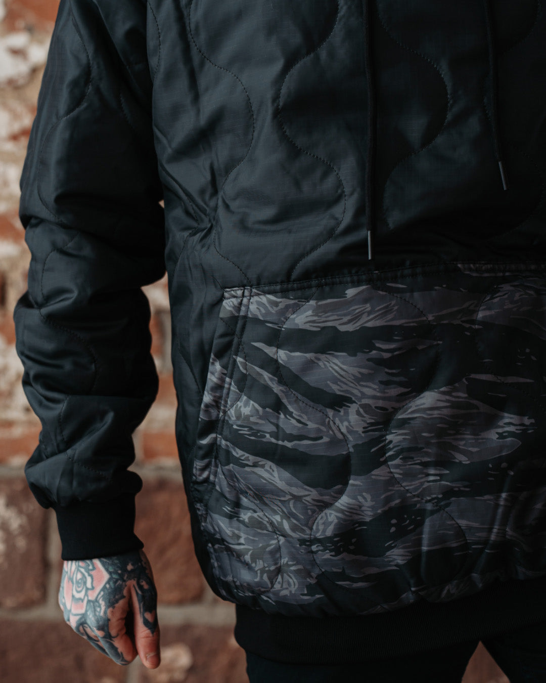 Woobie Hoodie V2.0 - Tigerstripe black / Aeon