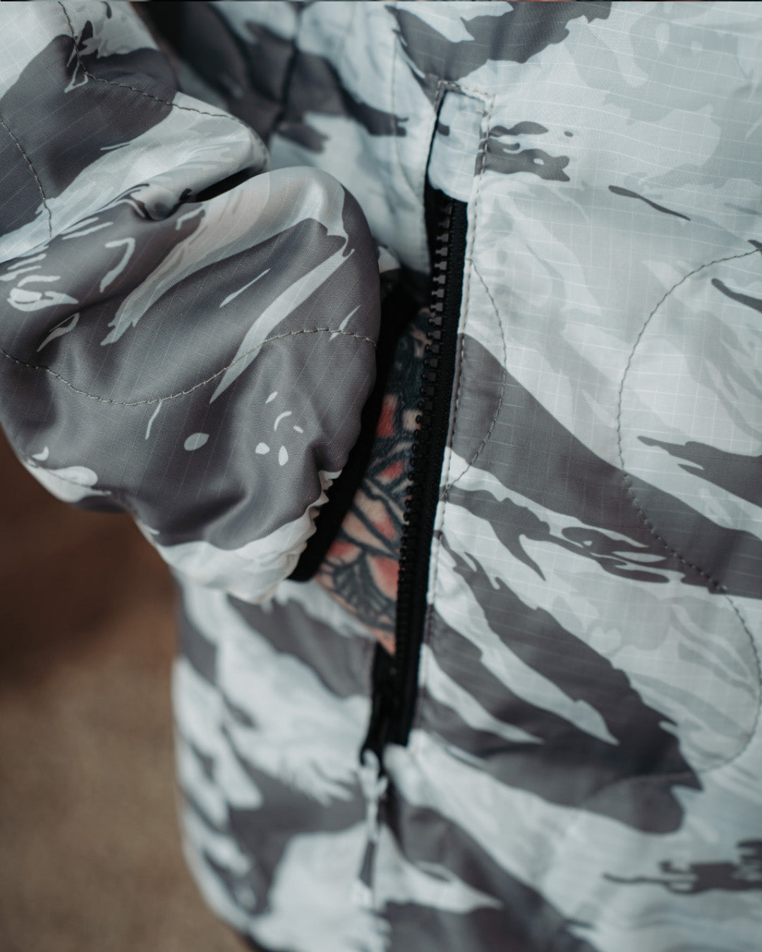 Woobie Jacket V2.0 - Tigerstripe Arctic / Grimestone reversible