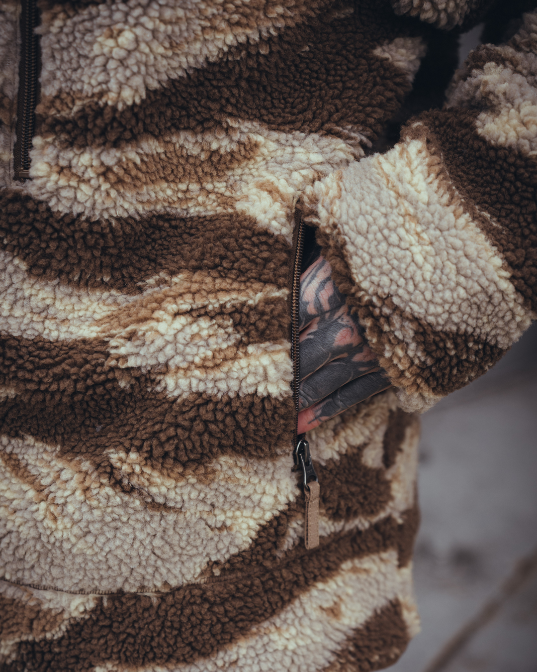 The Snugg - Sherpa Jacket - Tigerstripe desert