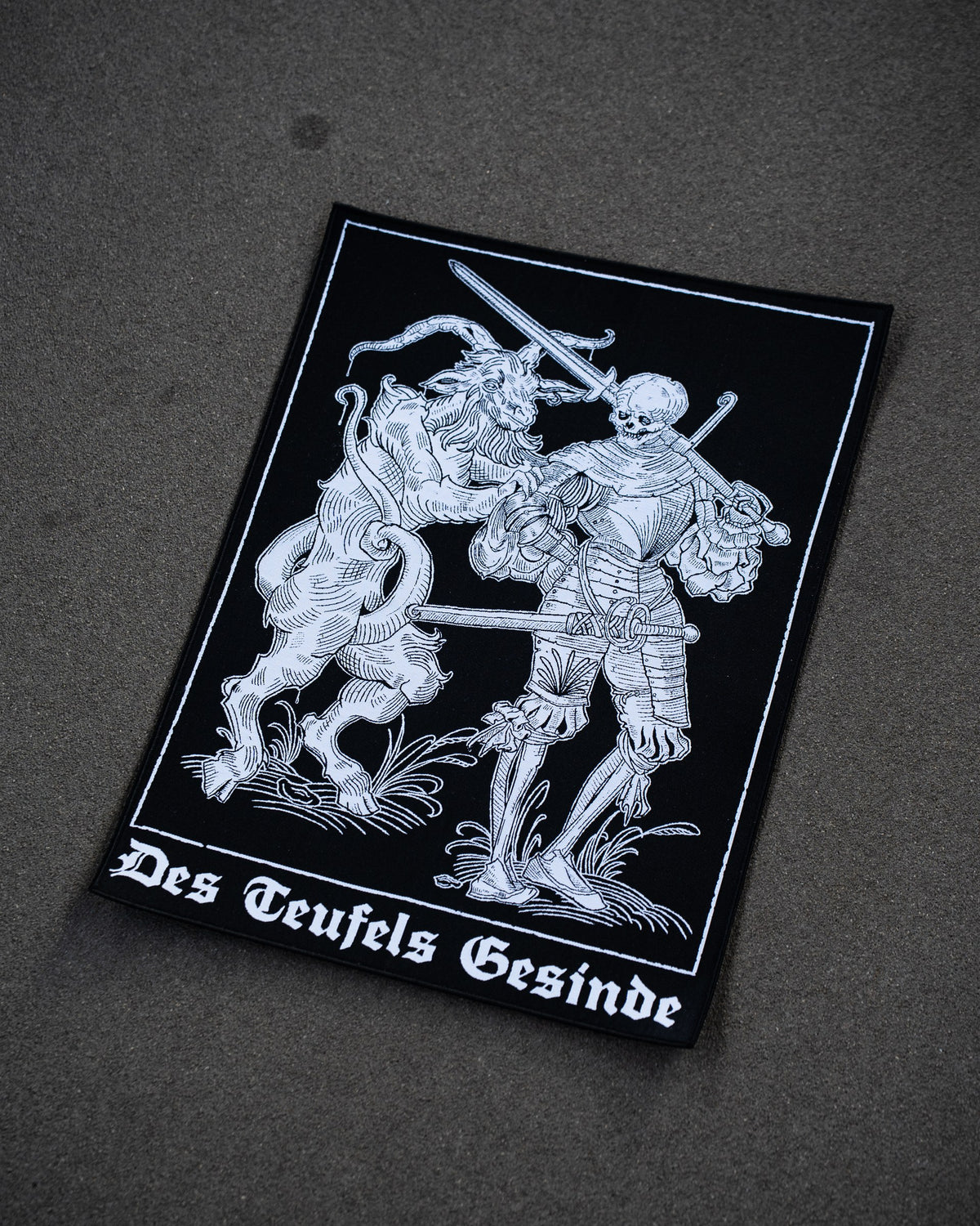 Teufel voran Backpatch, Stickdetail