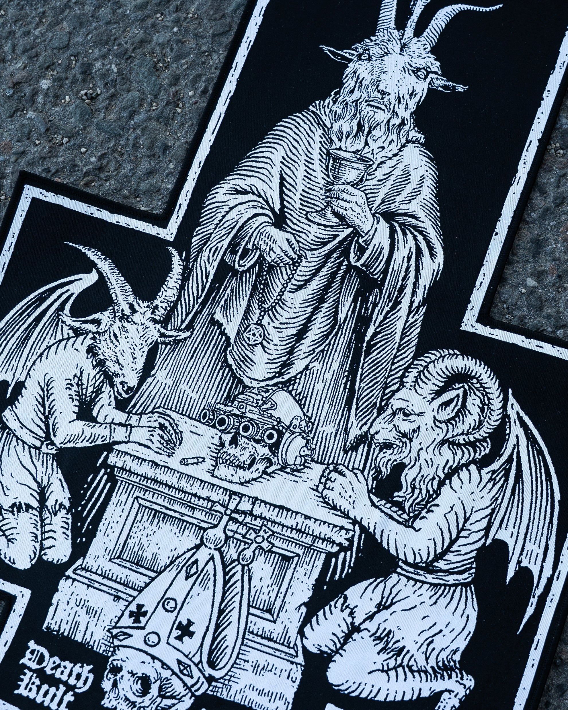 COVEN Backpatch Unter dem Horn