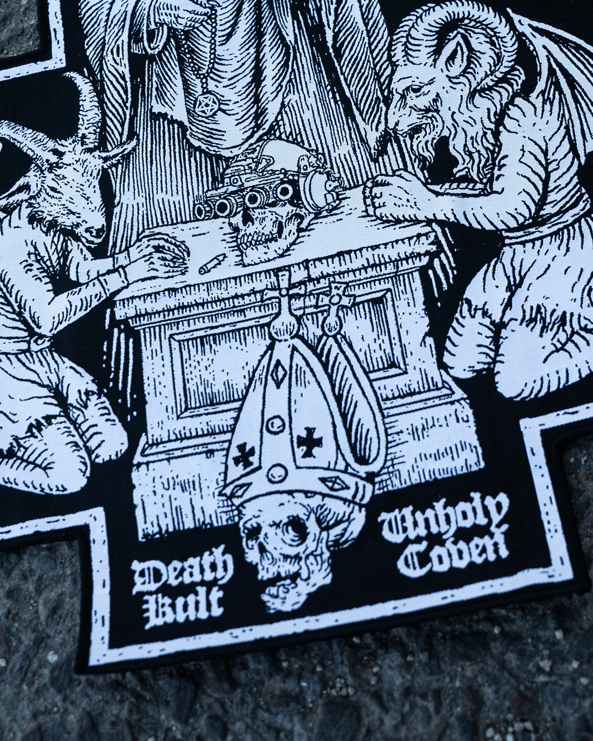COVEN Backpatch Unter dem Horn