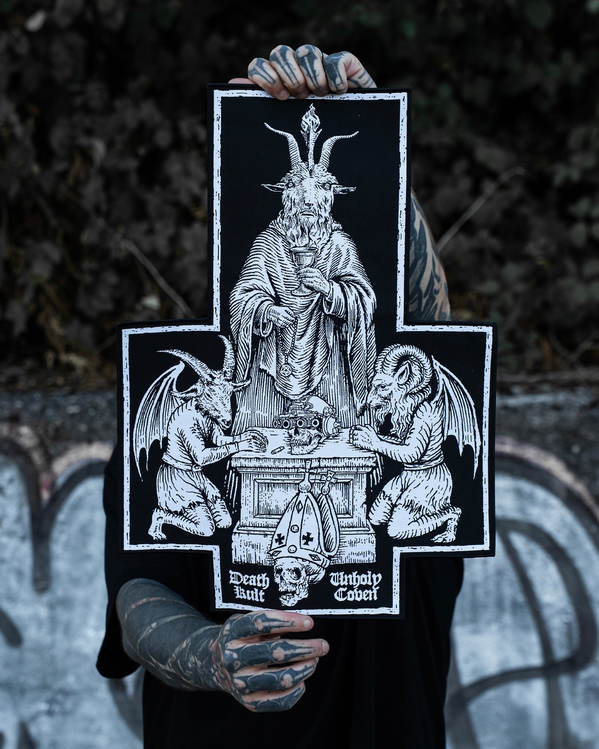 COVEN Backpatch Unter dem Horn