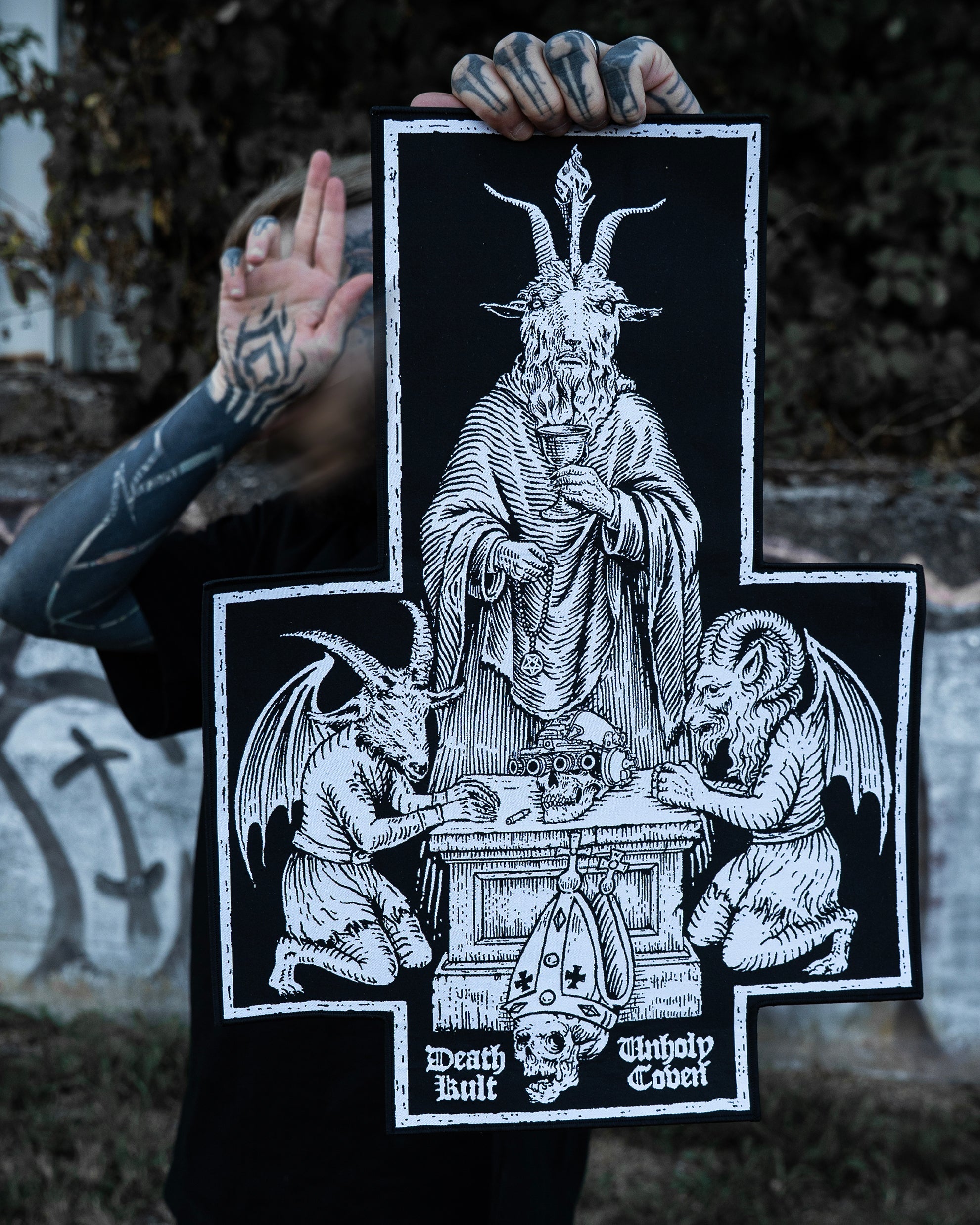 COVEN Backpatch Unter dem Horn